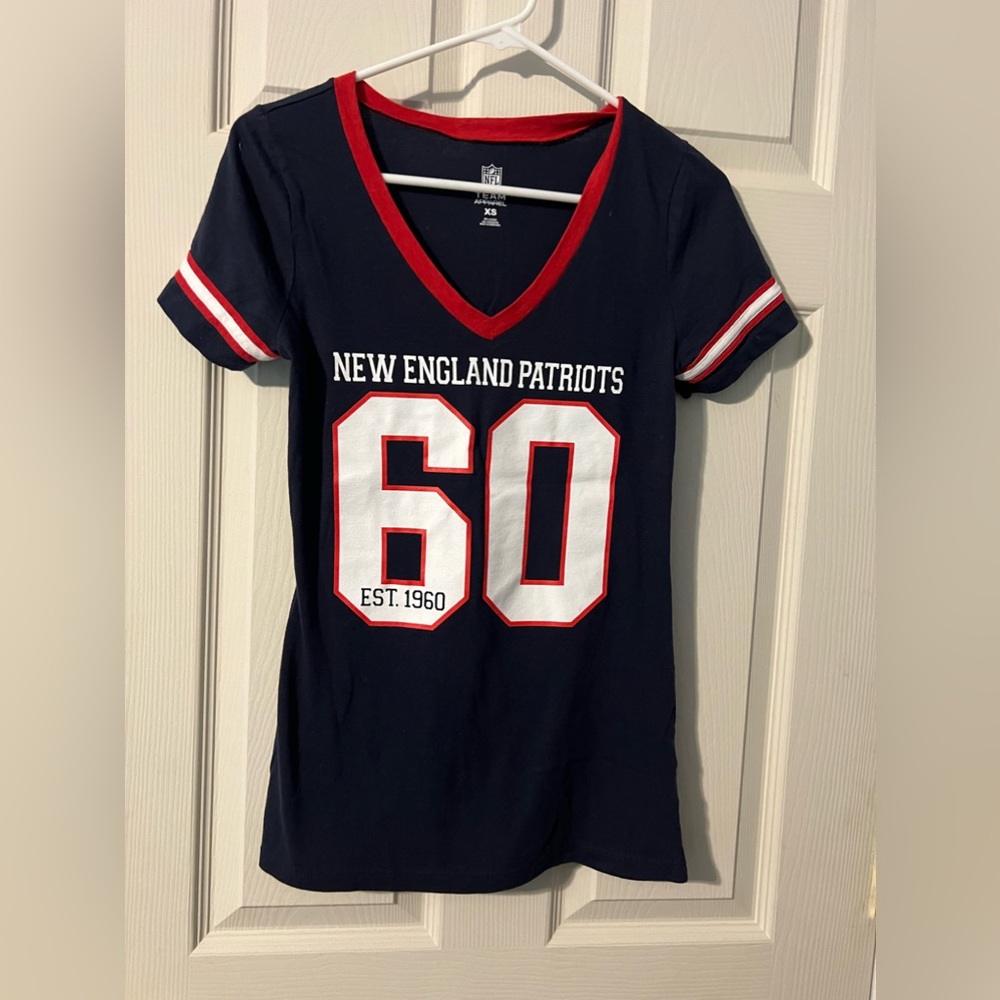 NFL New England Patriots V neck short sleeve women T-shirt XS